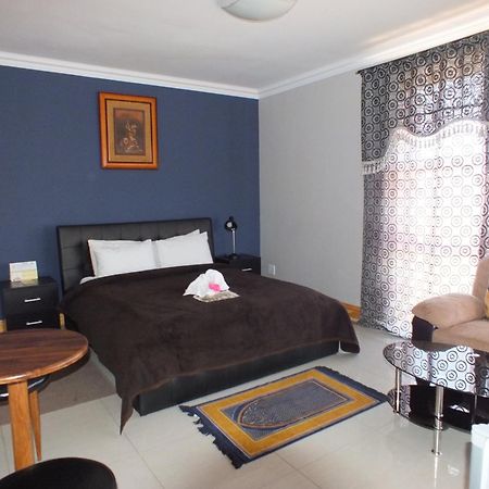Royal Castle Guest House Windhoek Habitación foto